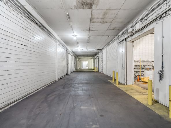±86,000 SF High Exposure Industrial Building on 2.42 Acres : 661 L St, Sanger, CA 93657